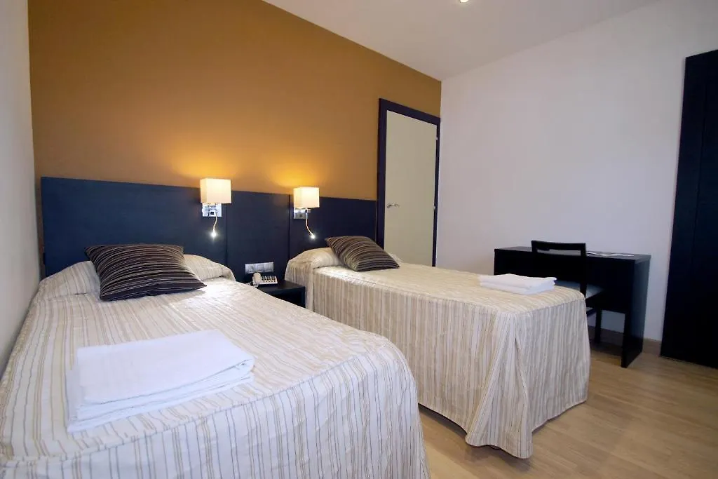 Hotel La Source Lourdes 3*,