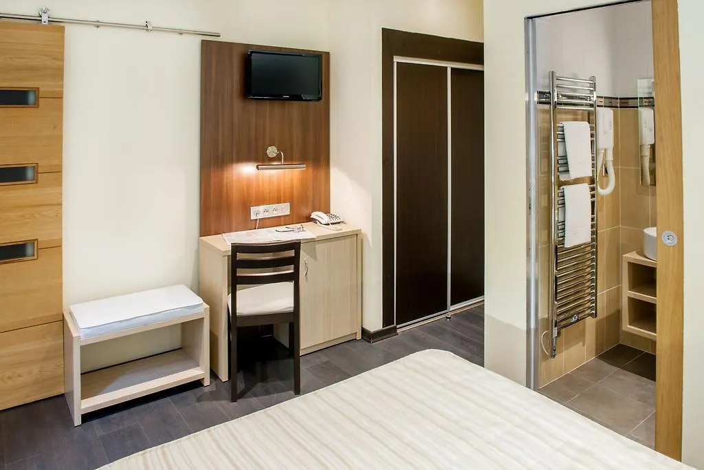 ***  Hotel La Source Lourdes France